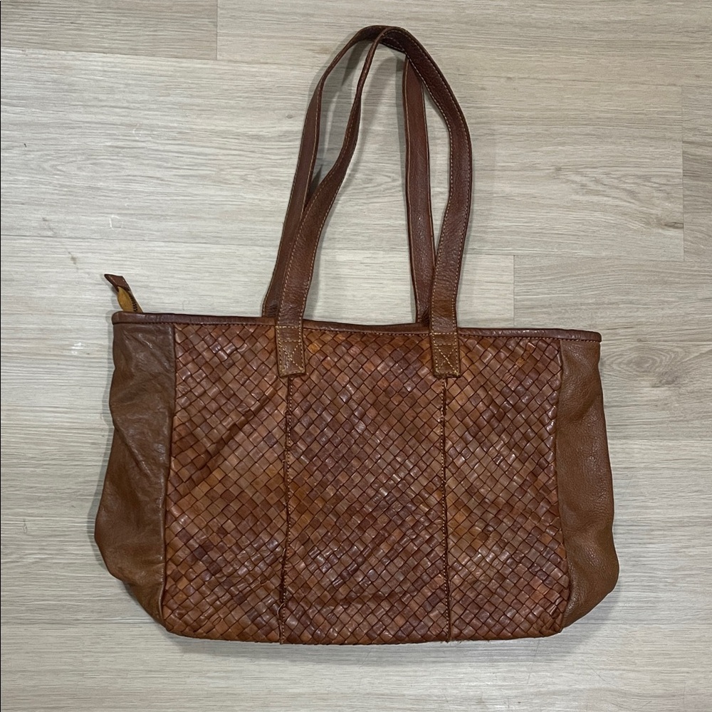 Elegant Brown Woven Shoulder Bag